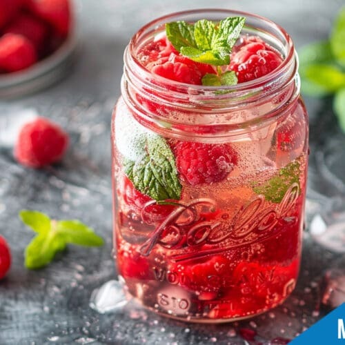 Mason Jar Berry Mint Gin Smash Recipe - Refreshing Springtime Delight