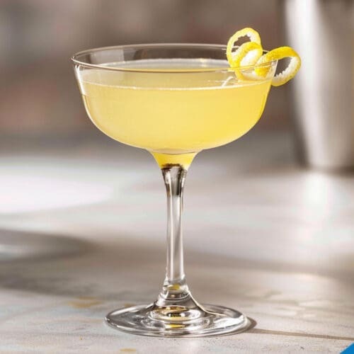 Bee's Knees Cocktail Recipe - A Refreshing Citrus and Honey Gin Delight